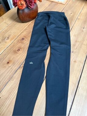 Alo High-Rise Black Leggings